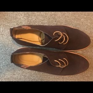 Brown lace up dress shoes
